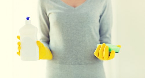 Steam carpet cleaning in a SW10 residential living room